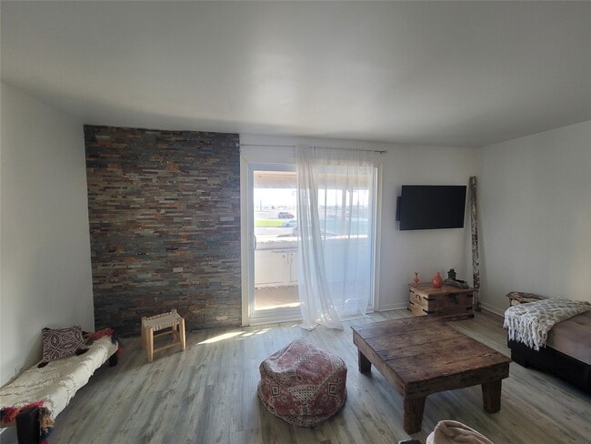 Building Photo - 215 Postoffice St