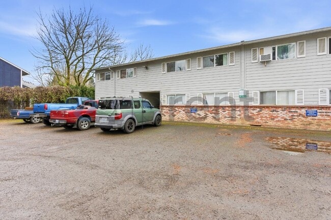 Building Photo - 11036 NE Wygant St