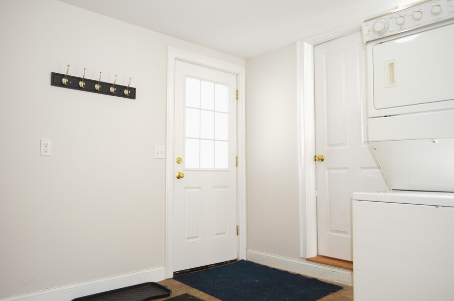 Laundry area/Mud room - 347 Ocean St