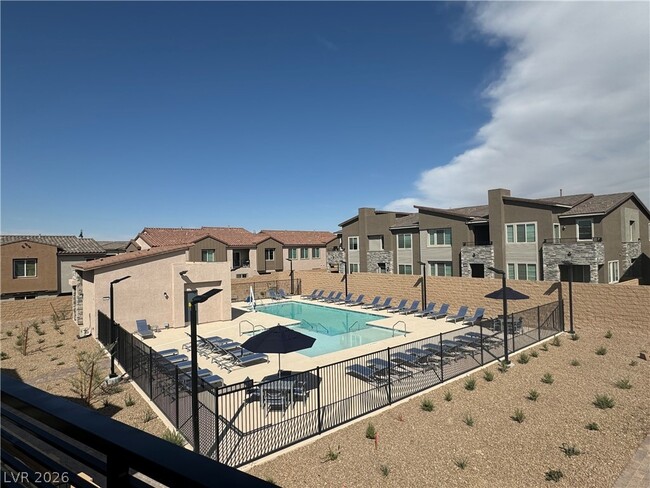 Building Photo - 2552 Venetia Pointe St