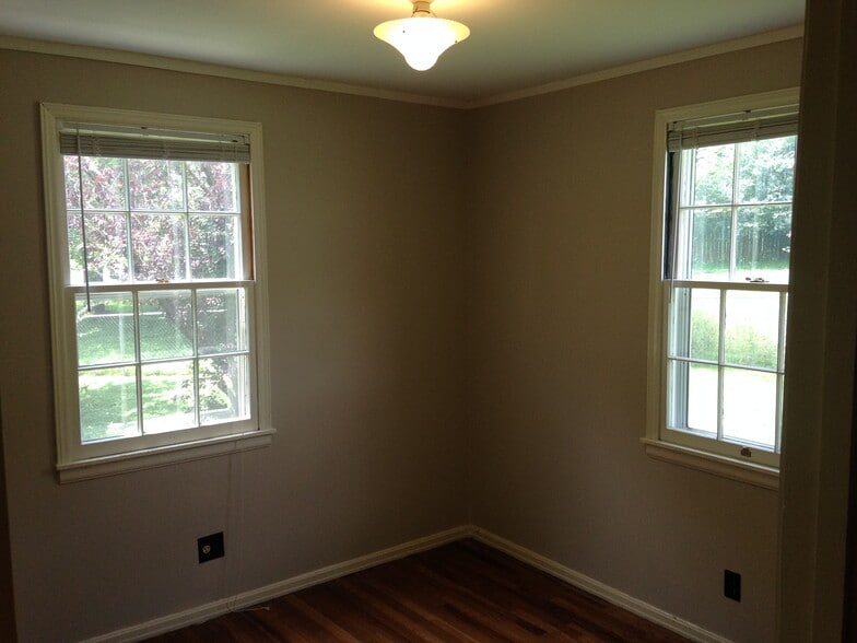 Building Photo - 1407 Sevier Ct