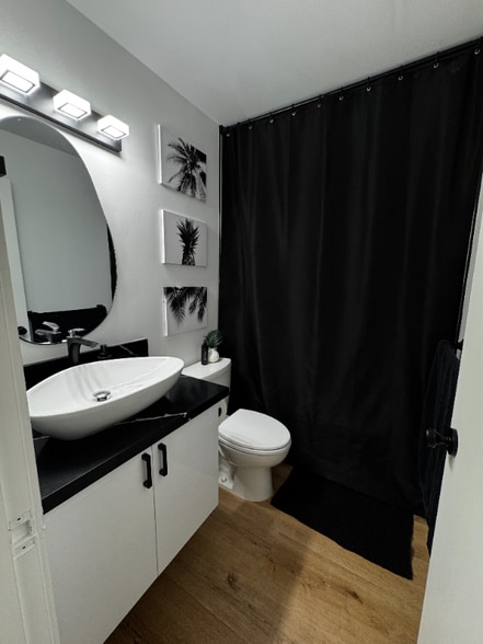 Building Photo - 975 Ala Lilikoi St