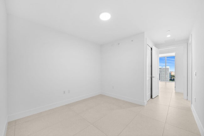 Building Photo - 151 N Seabreeze Blvd