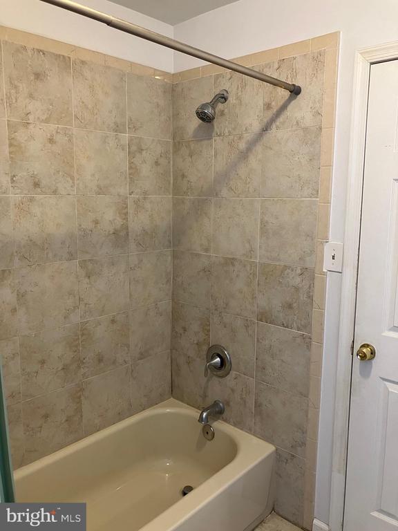 Building Photo - 1920 Fontain St