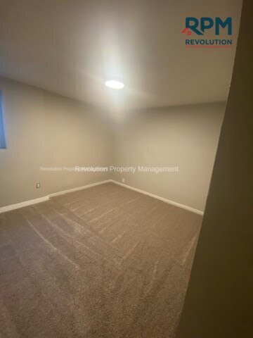 Building Photo - Room for rent in convenient Ogden Location