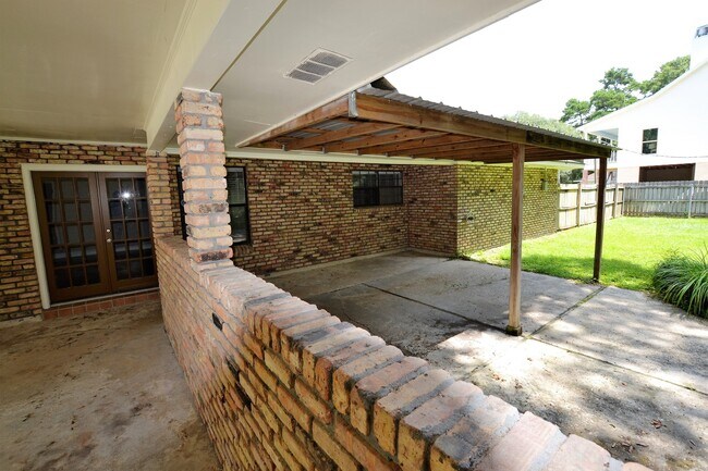 Building Photo - Newly renovated home in Beau Village Subdivision in Denham Springs near I-12