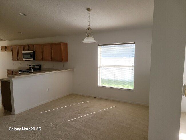 Building Photo - FOR RENT!! CHARMING AND COZY 3 BEDROOM 2 B...