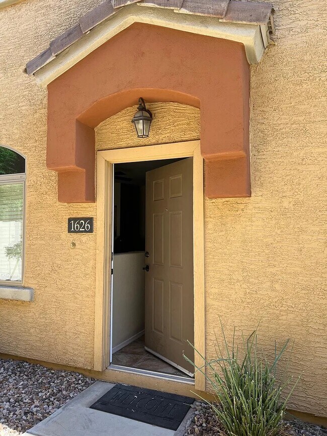 Front Door - 2402 E 5th St