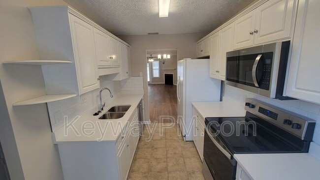 Building Photo - 858 Pawley Ct