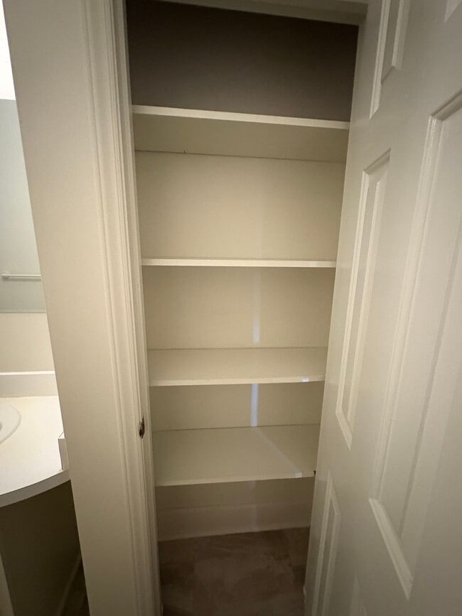 Building Photo - Spacious 3 Bedroom 2 Bath Trinity Park Hou...