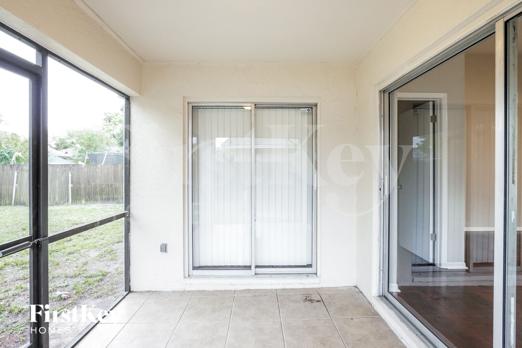 Building Photo - 10625 Wyndcliff Dr