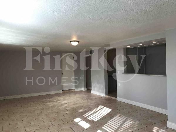 Building Photo - 4635 West Palo Verde Avenue