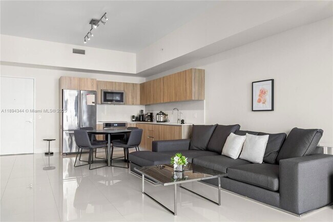 Primary Photo - 2960 NE 207th St