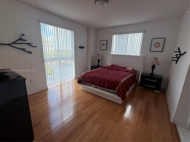 Building Photo - 7275 SW 89th St