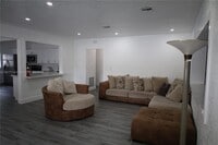 Building Photo - 181 NE 121st St