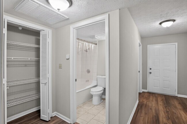 Building Photo - Charming 2BR Condo in Calhoun