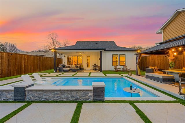 Building Photo - 3111 Hedgerow Dr