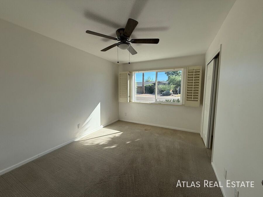 Building Photo - 6820 E Pinchot Ave