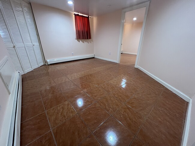 Bedroom with large closet - 113 Oakwood Ave