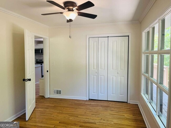 Building Photo - 203 S Chilton Crescent