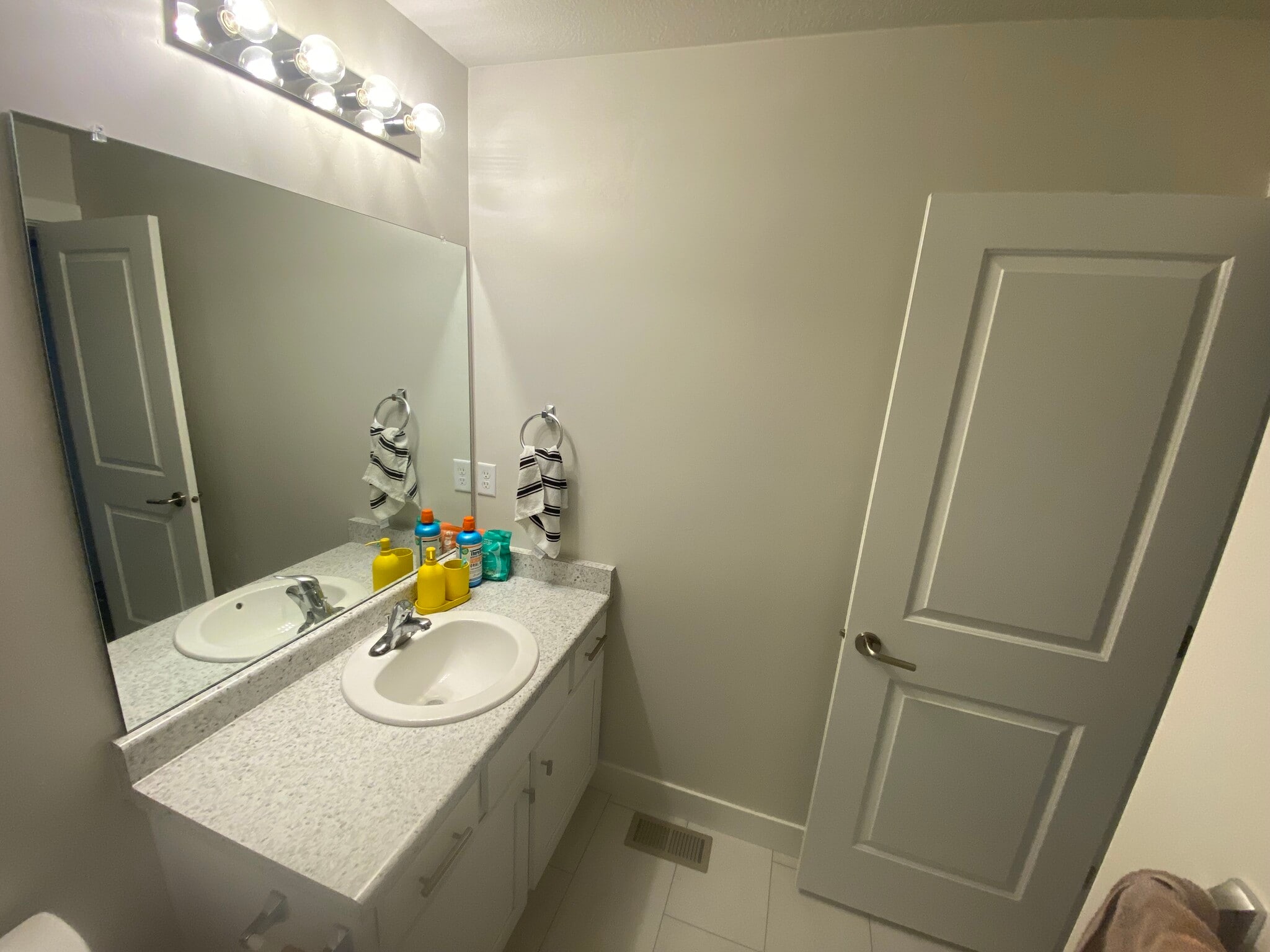 Building Photo - 528 S 950 W