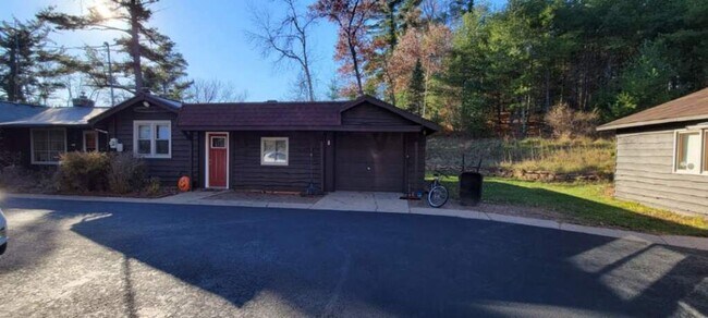 Building Photo - 3 bedroom 3 bath!!!~