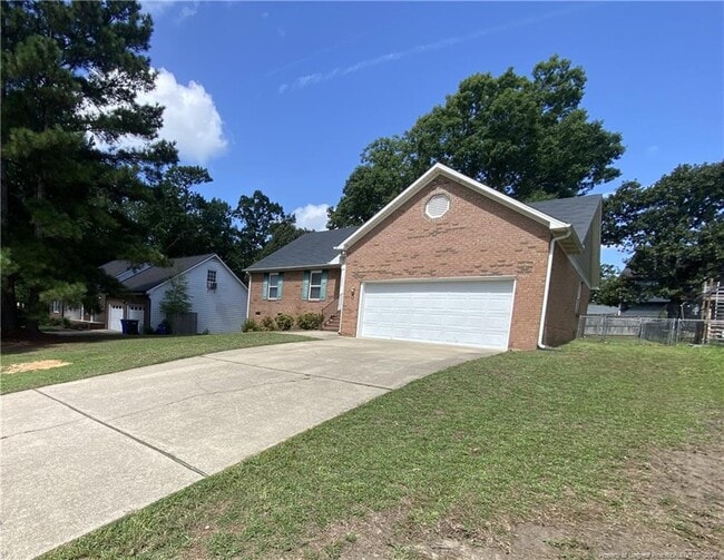 Building Photo - 3024 Coachway Dr