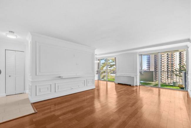 Building Photo - Modern 2BR/2.5BA Two-Level Condo in The Fountains