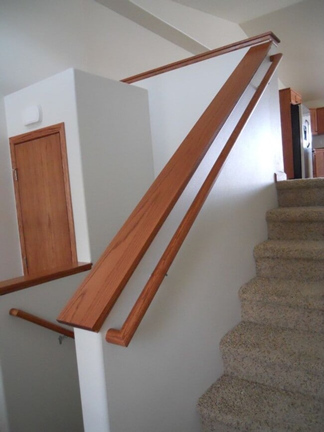 Building Photo - Westport Beach 3 Bedroom Bi-Level Twin Home