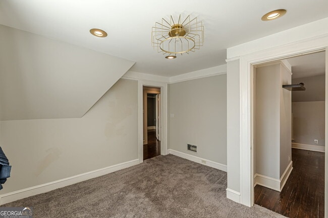 Building Photo - 1957 Walker Ave