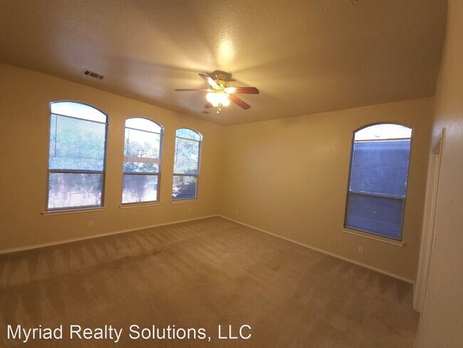 Building Photo - 4 br, 3.5 bath House - 21215 Encino Ash