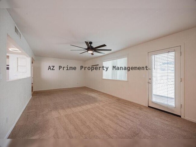 Building Photo - 2429 E Juanita Ave