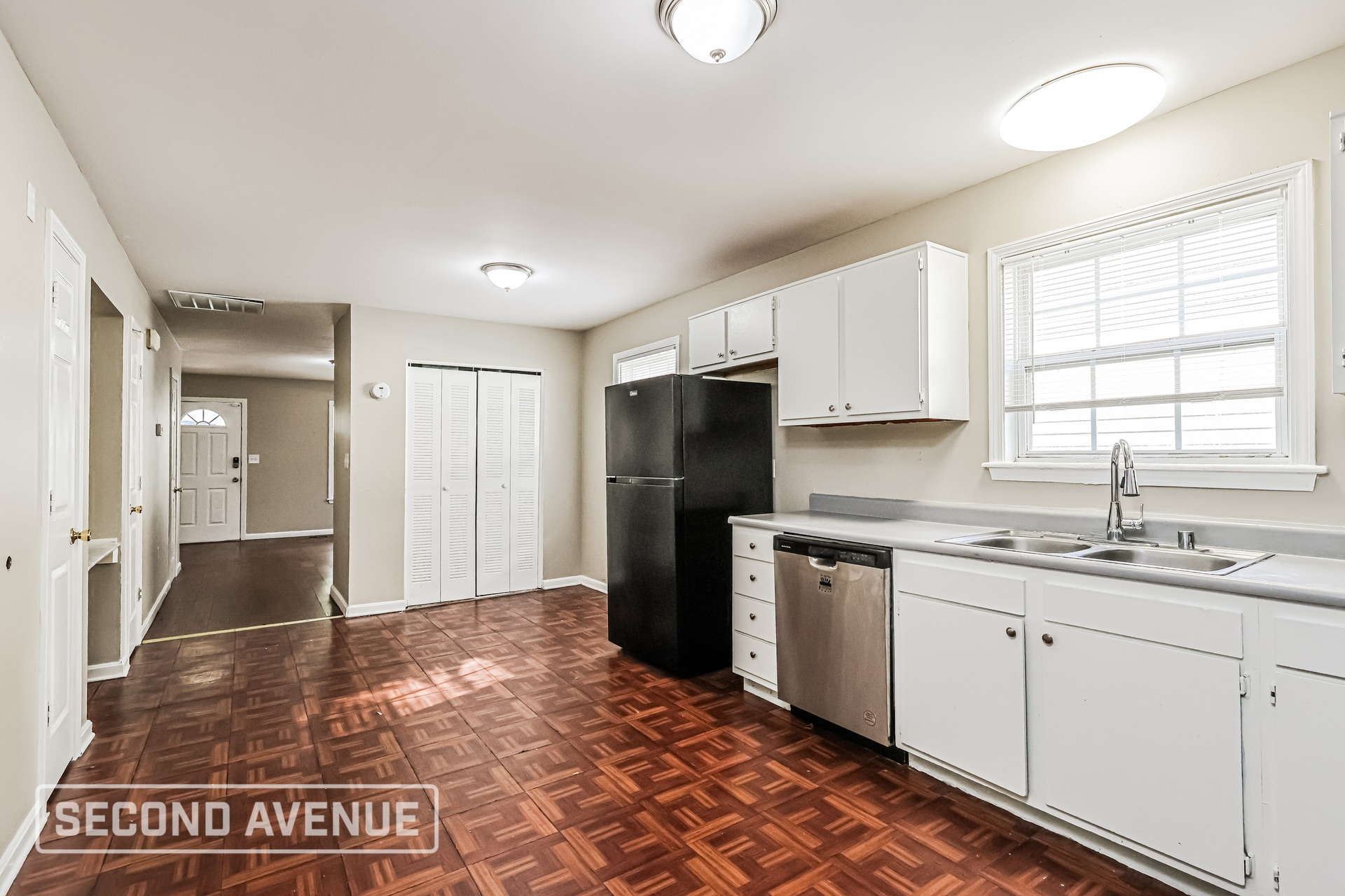 Building Photo - 1831 W Ormsby Ave