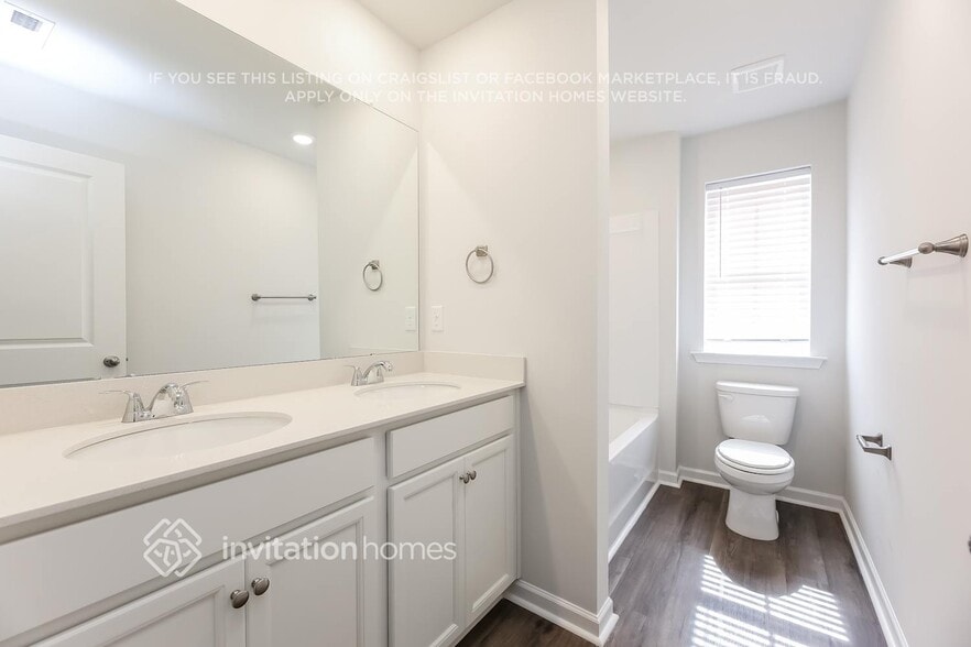 Building Photo - 203 White Flds Ave