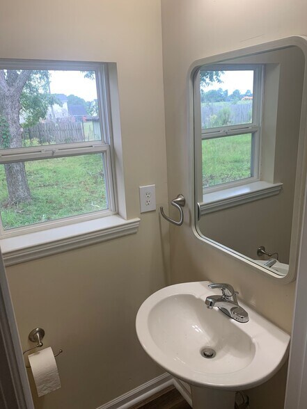 Building Photo - 145 Sally Hill Cir