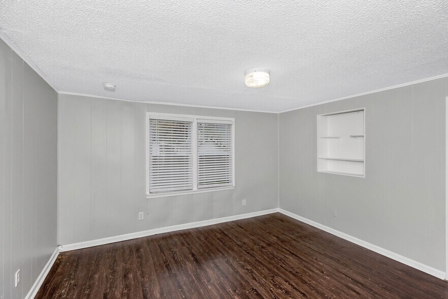 Building Photo - 3903 Telstar Cir SW