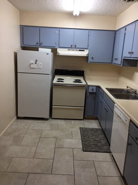 Building Photo - 5221 Bayshore Blvd