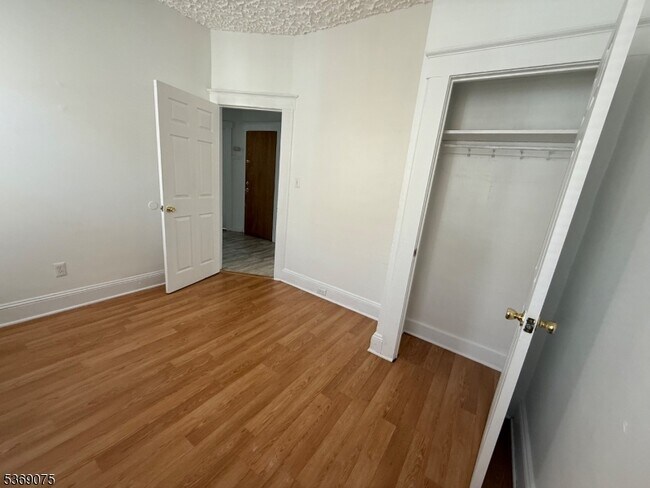 Building Photo - 22 E Price St