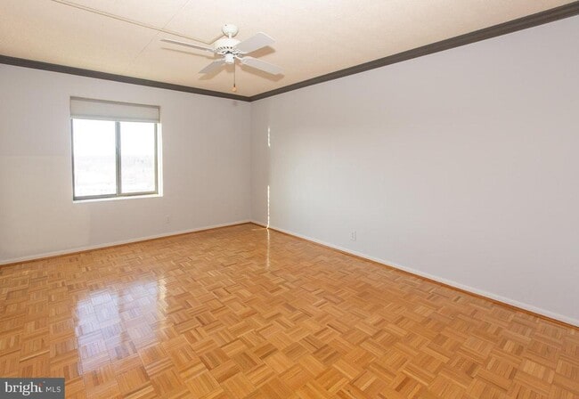 Building Photo - 20930 Valley Forge Cir