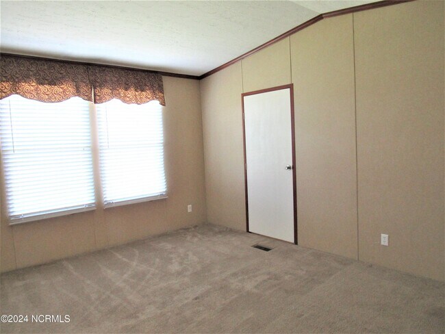 Building Photo - 900 NC-241