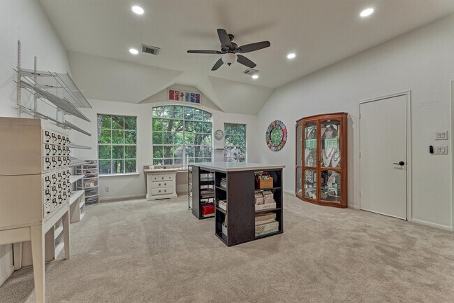 Building Photo - 46 Pinepath Pl