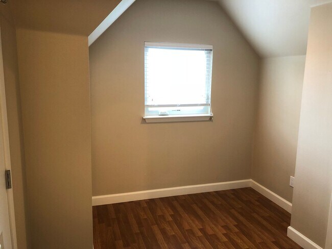 Building Photo - 4511 Depew Ave