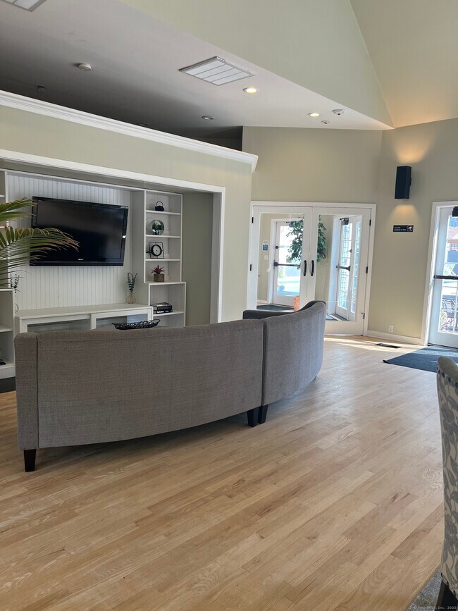 Building Photo - 1623 Old Pond Ln