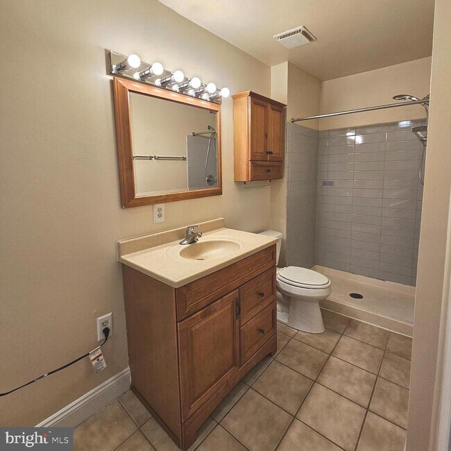 Building Photo - 8994 Bonham Cir