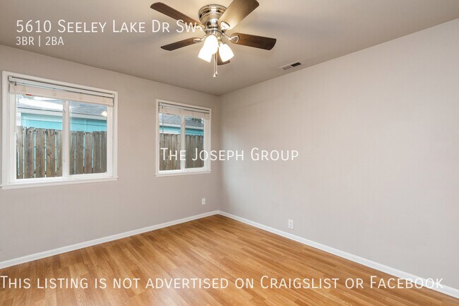 Building Photo - Beautifully updated 3 bed/2 bath in Lakewood!