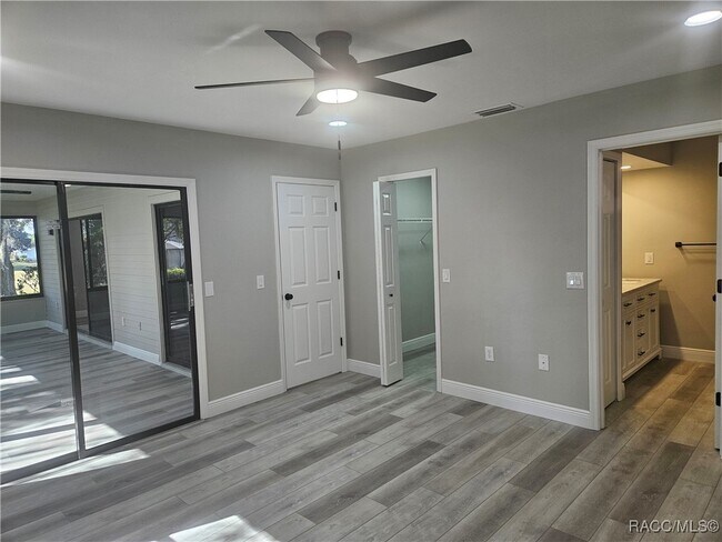 Building Photo - 2320 N Hendry Point