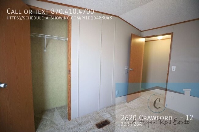 Building Photo - 2620 Crawford Dr