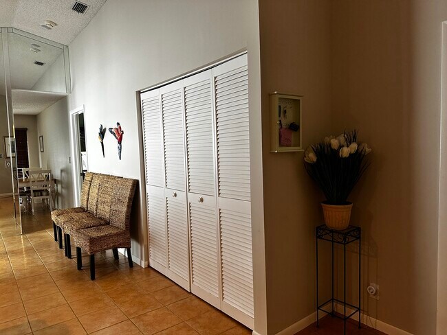 Building Photo - 2543 Bedford Mews Dr