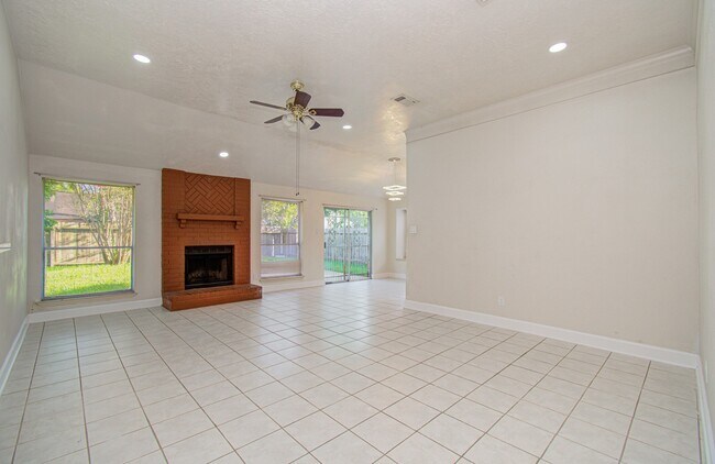 Building Photo - 16963 Nevisway St