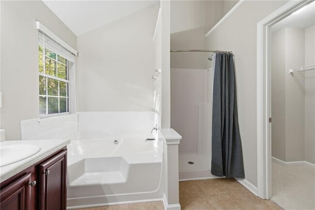 Building Photo - 326 Hidden Creek Ln